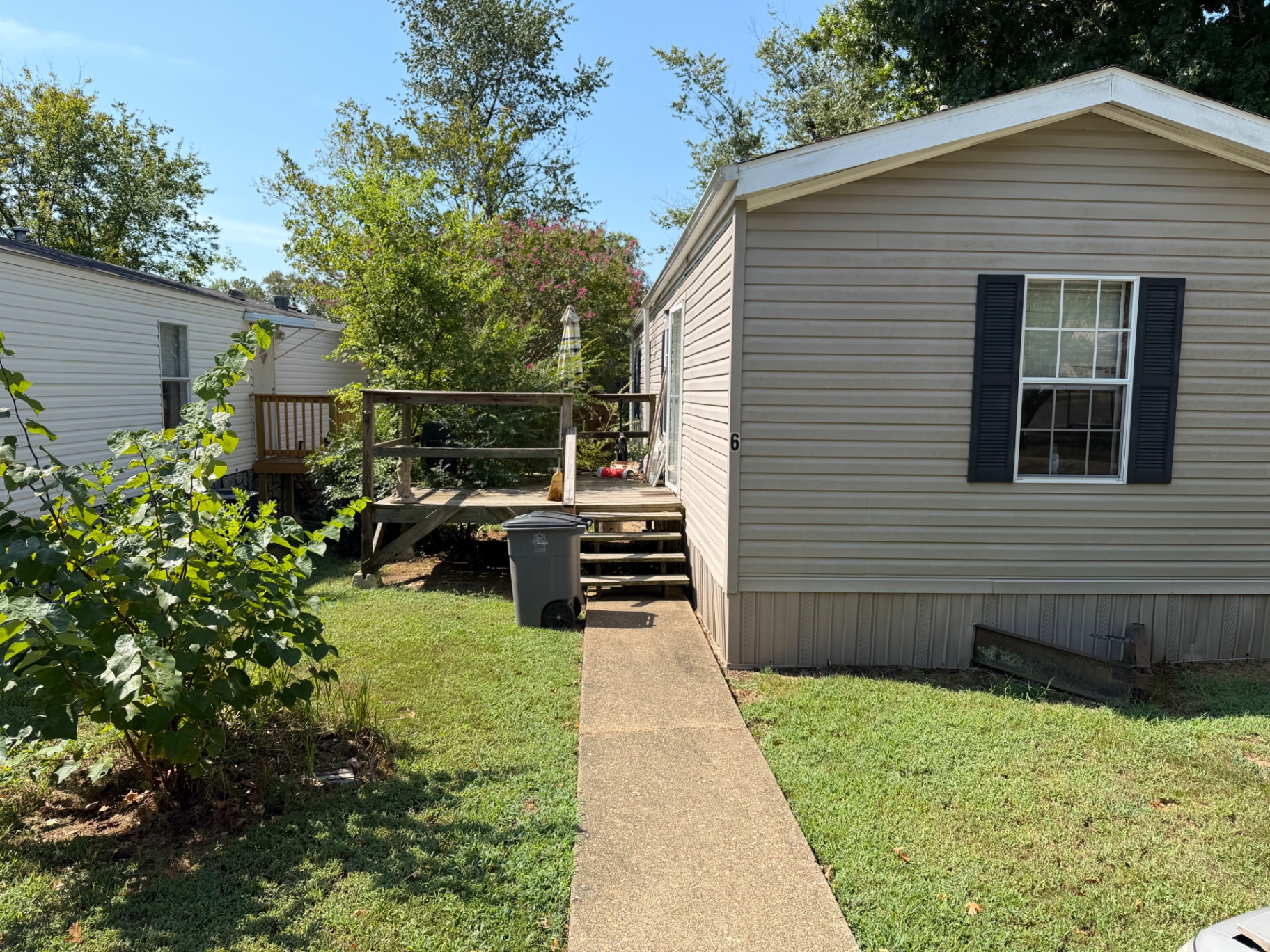 Mobile home on East Grand Avenue in Hot Springs, Arkansas, purchased September 2026
